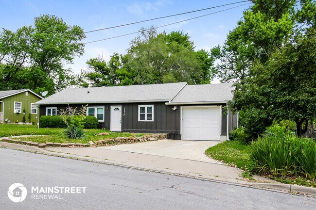Building Photo - 33810 W 83rd St