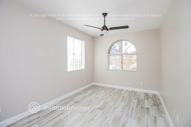 Building Photo - 5180 W Saragosa St