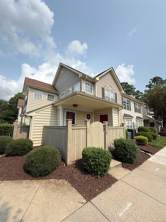 Building Photo - 1710 Duntrune Glen