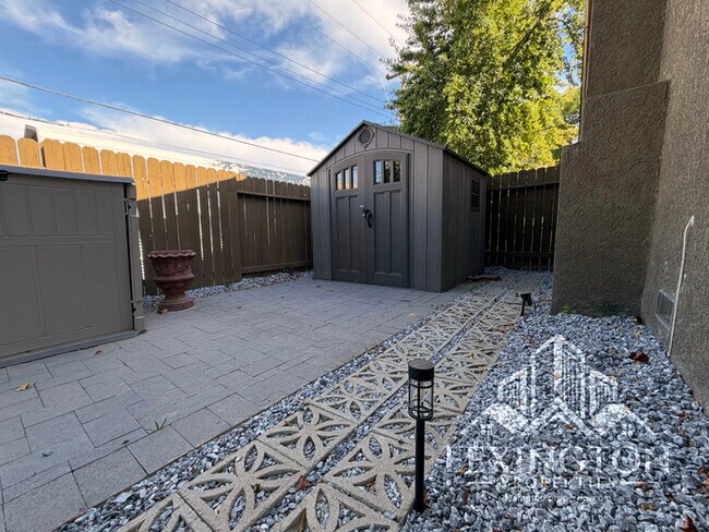 Foto del edificio - Stunning, 2BD/1BA, Condo home in The Villaggio Community, near Madison Ave. and American River Co...