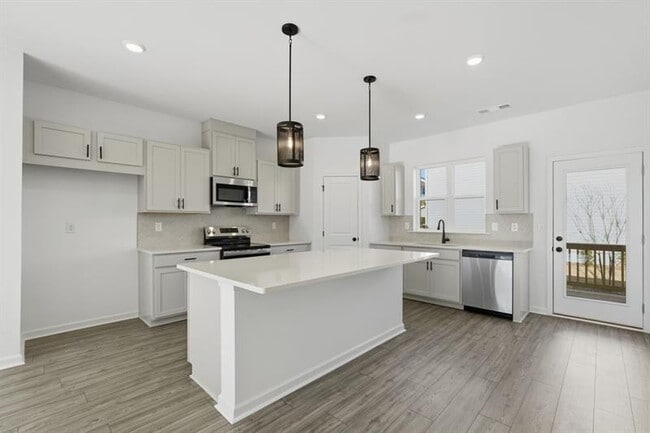 Building Photo - 6137 Wayburn St