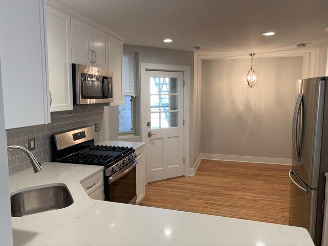 Building Photo - 7538 Buckingham Dr