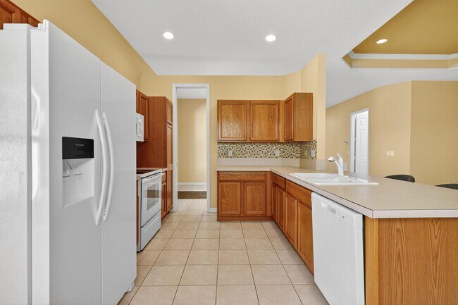 Building Photo - 8650 High Cay