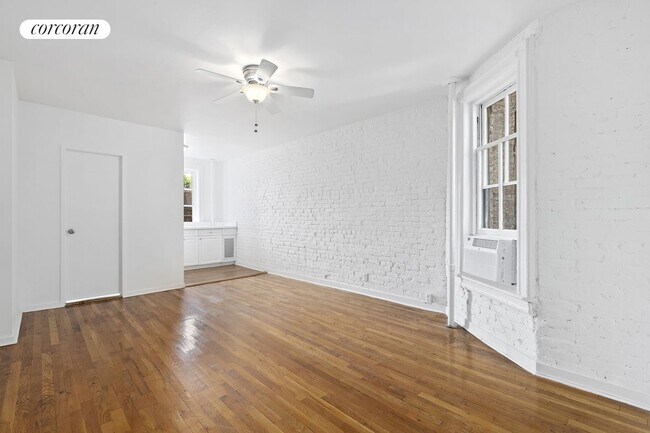 Foto del edificio - 56-58 Perry St