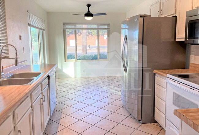 Photo - 5093 W Whitten St House