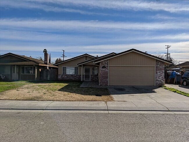 Building Photo - 678 Wright Ave