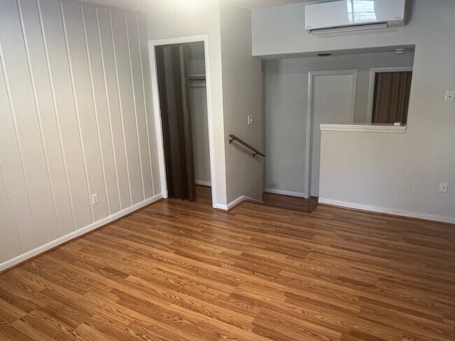 Sala de estar - 13707 Old National Pike