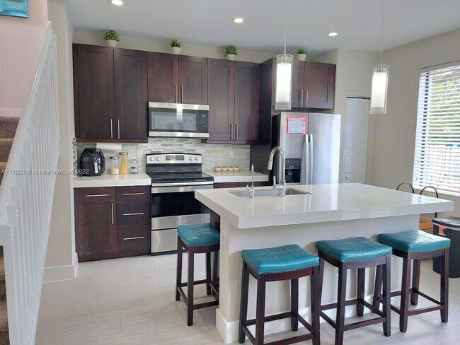 Building Photo - 28801 SW 160th Ct