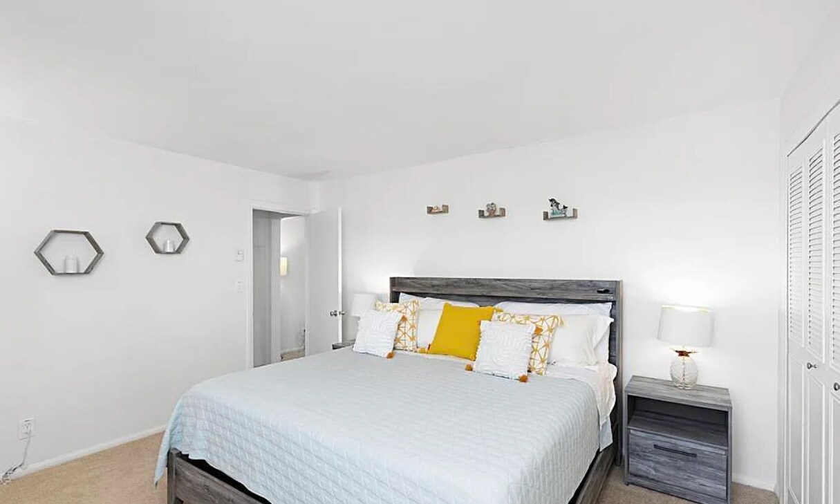 Foto principal - 13810 Franklin Ave