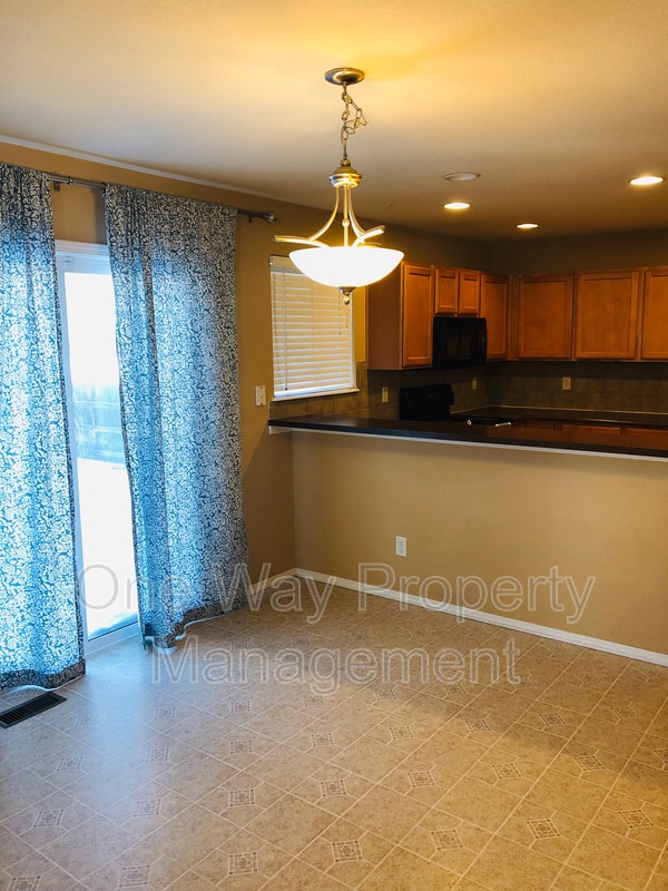 Building Photo - 2208 Merlot Ct