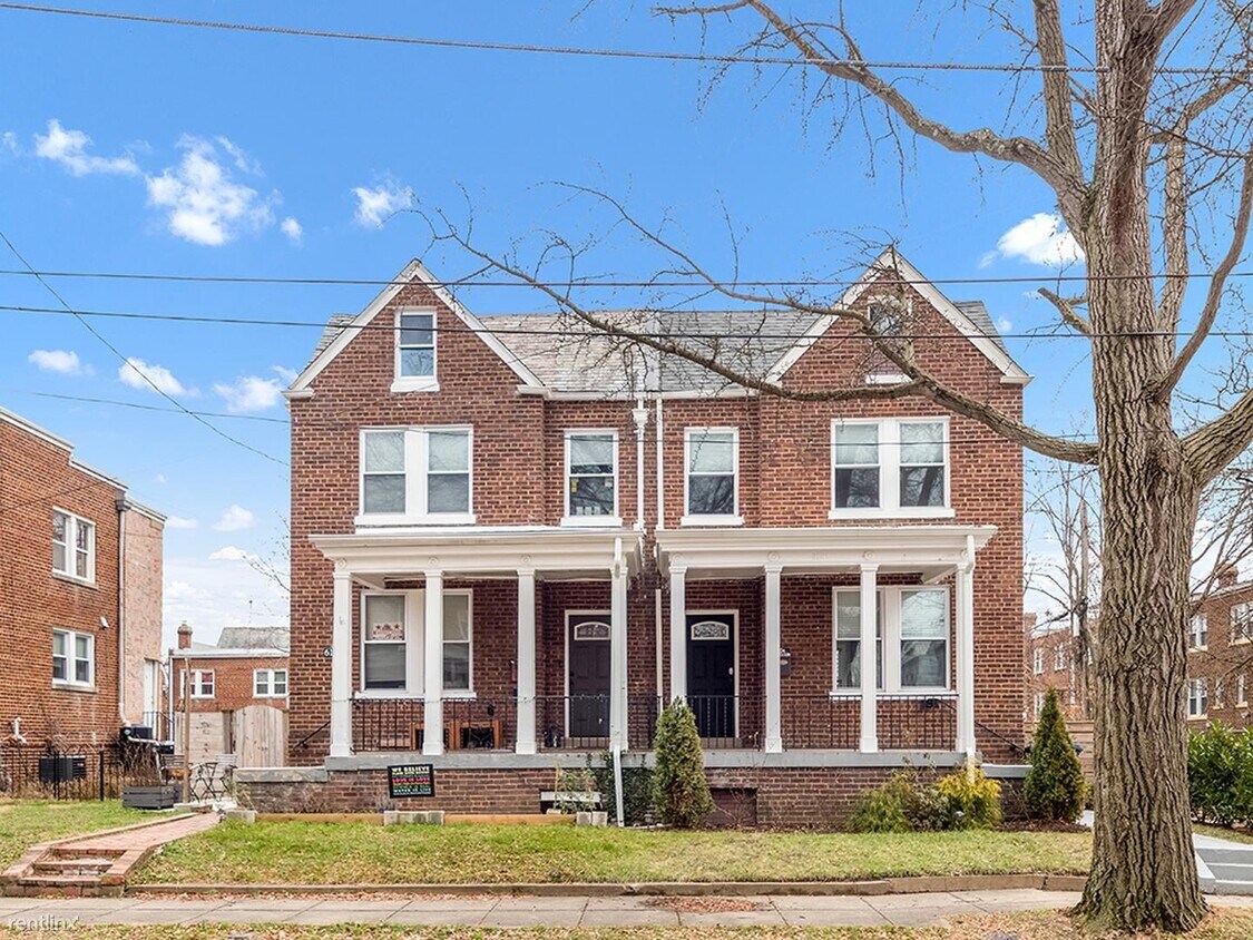 Foto principal - 1 br, 1 bath House - 6107 7Th Pl Nw Recent...