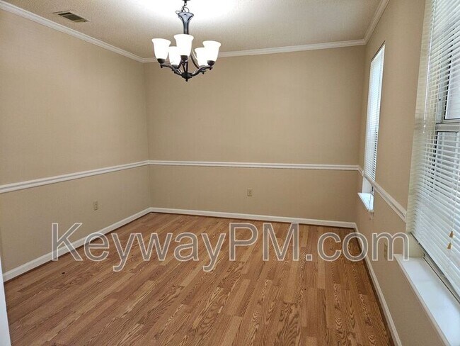 Building Photo - 322 Lamplighter Ln