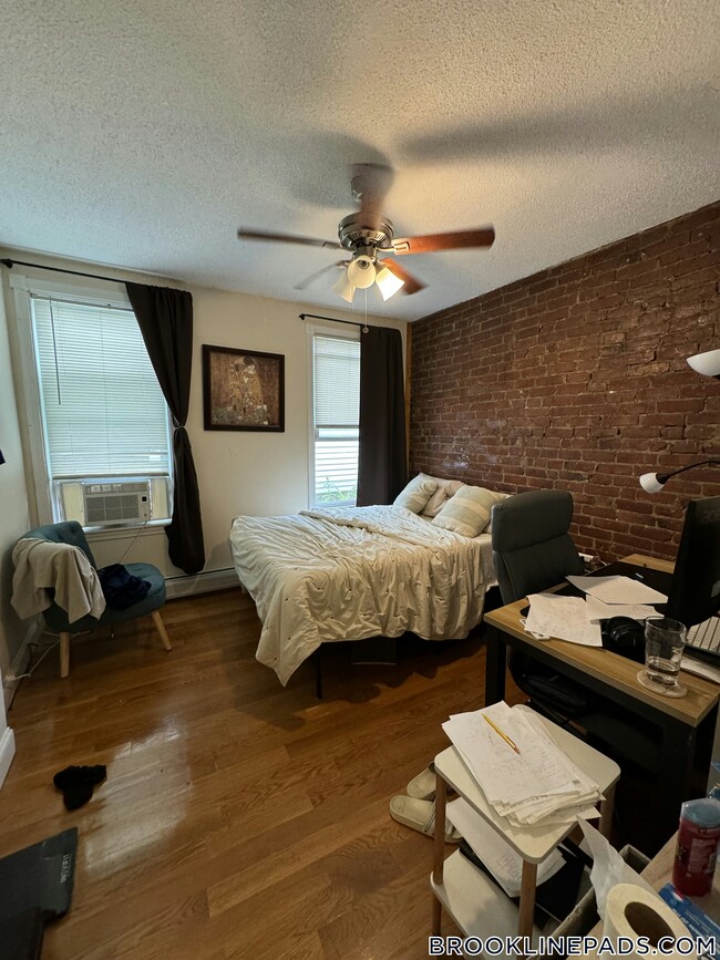 Building Photo - 14 Leverett St