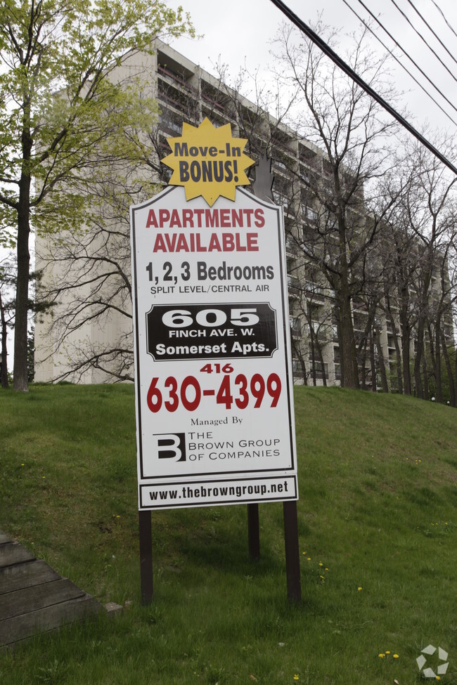Photo du bâtiment - Somerset Apartments