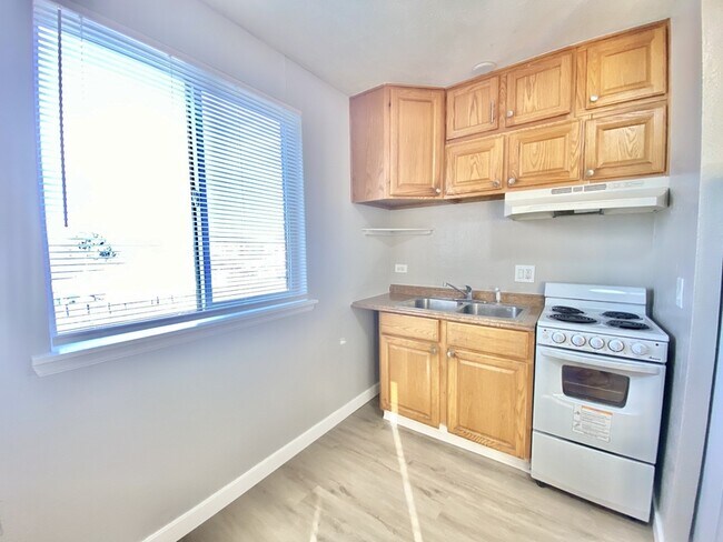 Foto del edificio - 6981 Ash St