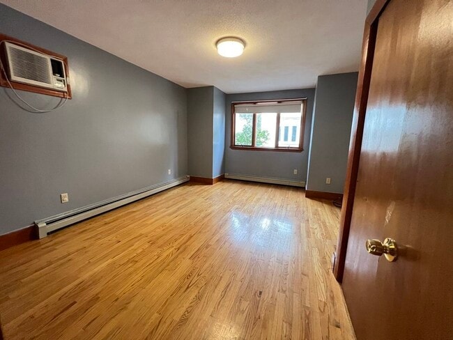 Building Photo - 10 Folsom Ct