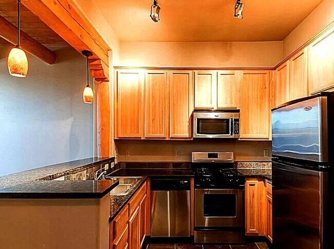 KITCHEN - 1405 Vegas Verdes