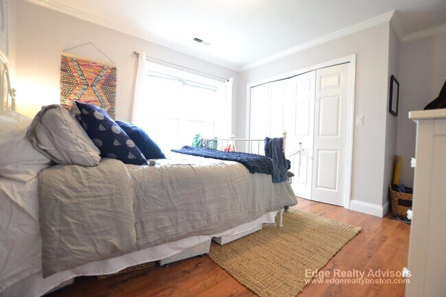 Foto del edificio - 120 Newton St