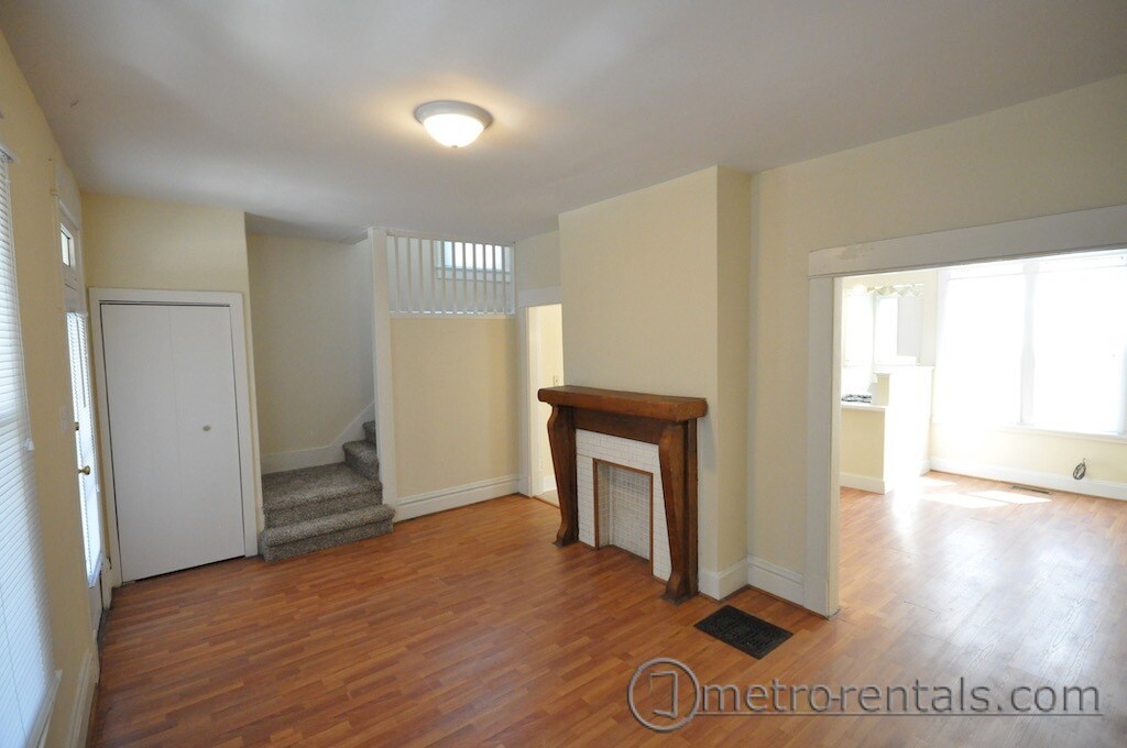 Living room - 1316 Parsons Ave