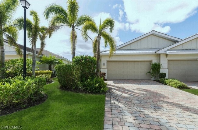 Building Photo - 14827 Edgewater Cir