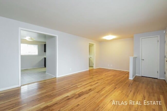 Building Photo - 7433 Alcott St