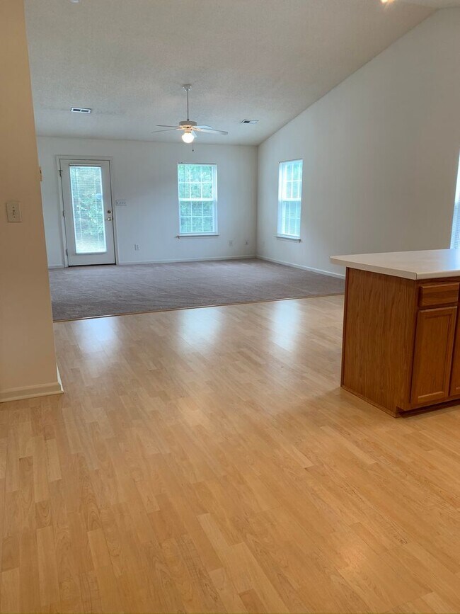 Building Photo - 134 Springwood Ln