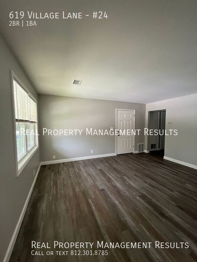 Foto del edificio - 619 Village Ln