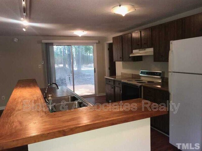 Building Photo - 7309 Summerland Dr
