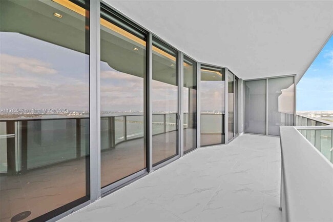 Northeast 24th Street, Miami, FL 33137 - 2 BR 2 BA condo - Northeast 24th Street, Miami, FL 33137 - 2 BR 2 BA condo