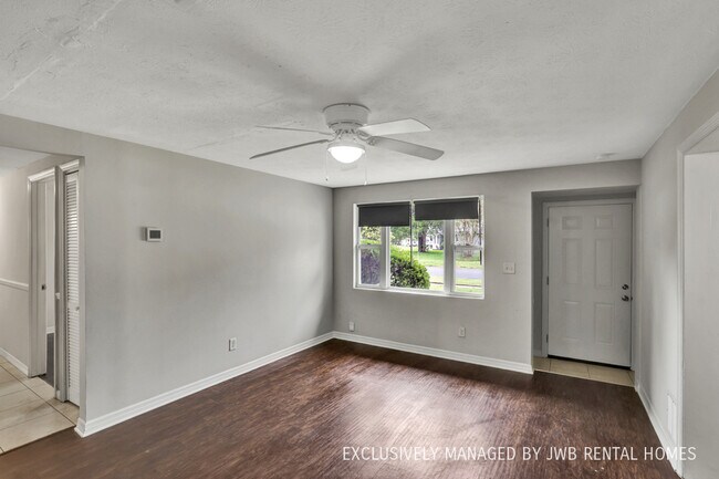 Building Photo - 6926 George Wood Ln S