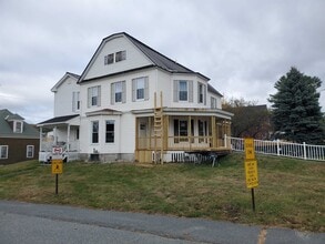 Building Photo - 17 Canaan St