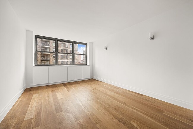 Building Photo - 239 E 79th St