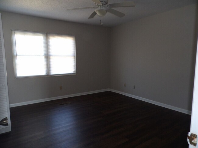 Foto del edificio - 108 Ridgeway Dr