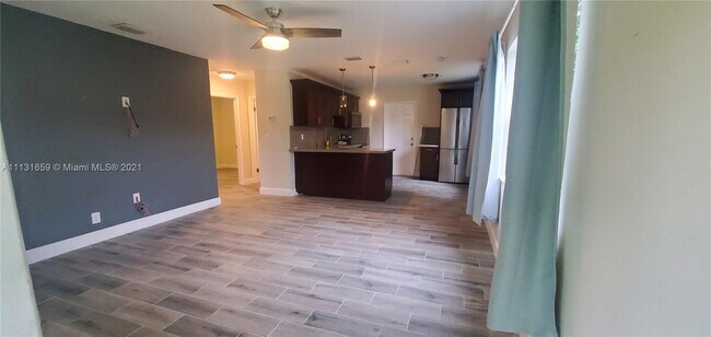 Foto del edificio - 702 SW 7th Ave