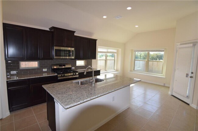 Building Photo - 12200 Toluca Dr