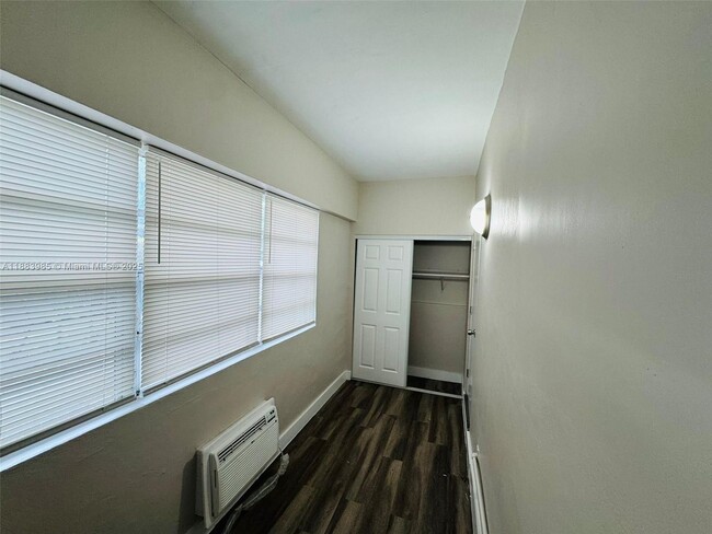 Foto del edificio - 2960 W Flagler St