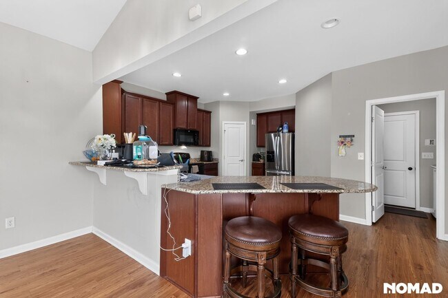 Foto del edificio - 676 Twisted Oak Ct