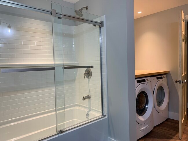 glass shower doors - 91 Bradley St