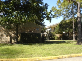 Foto del edificio - Whisper Wood Townhomes