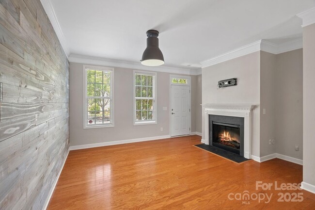Foto del edificio - 9724 Longstone Ln