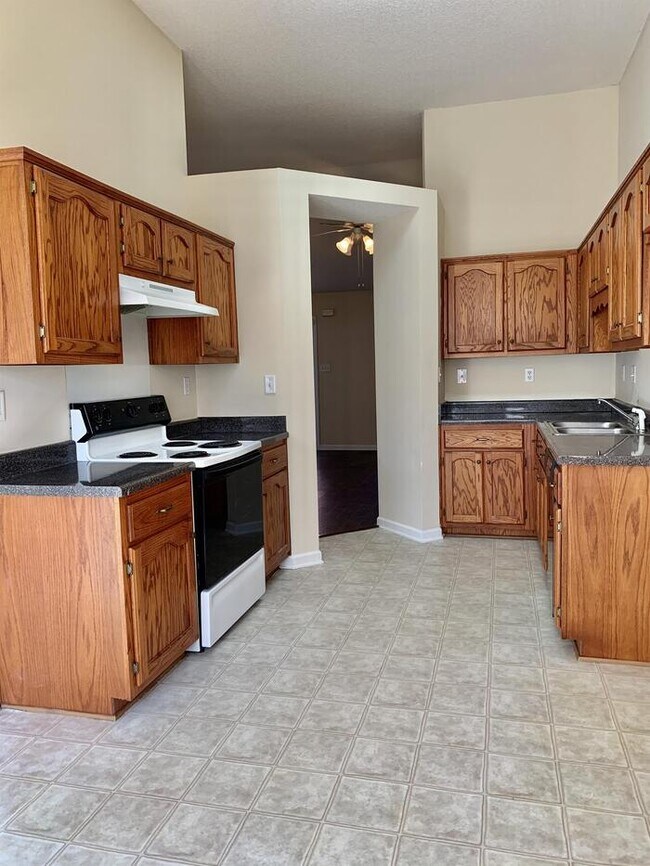 Building Photo - 10747 Pecan View Dr