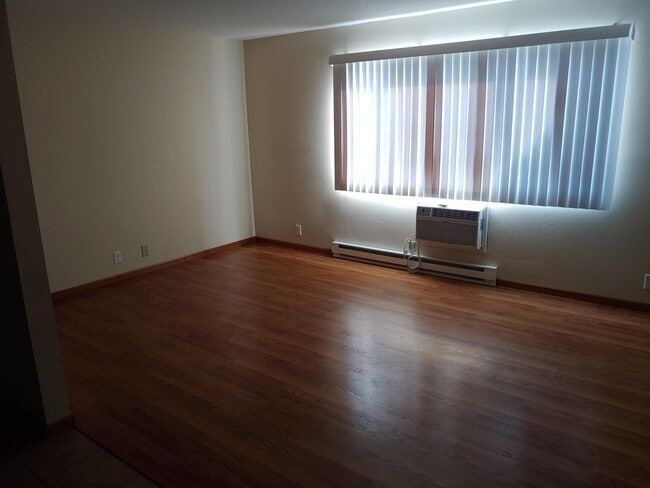 Foto del edificio - 4315 Kennedy Dr