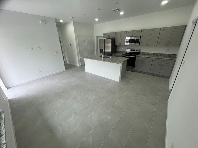 Foto del edificio - Charming 1 Bed-1 Bath-1 Car Garage Home in Lehigh Acres!