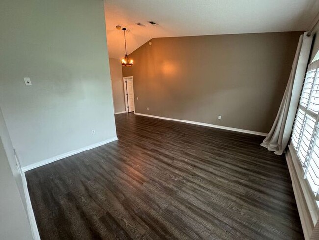 Building Photo - Pensacola/Scenic Heights - La Mirage - 3 b...