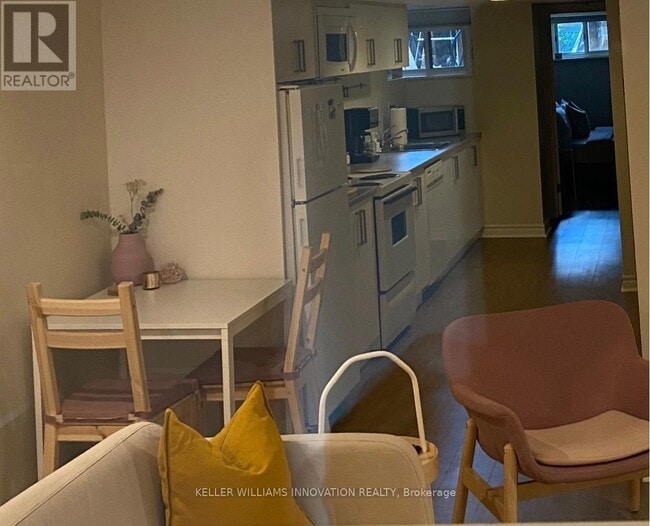 Building Photo - 248 Dovercourt Rd