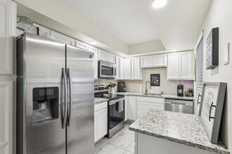 Building Photo - 301 Olivewood Pl