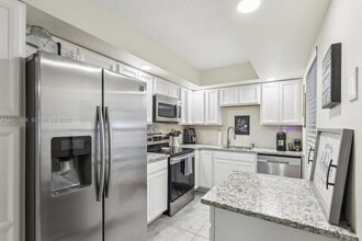 Building Photo - 301 Olivewood Pl