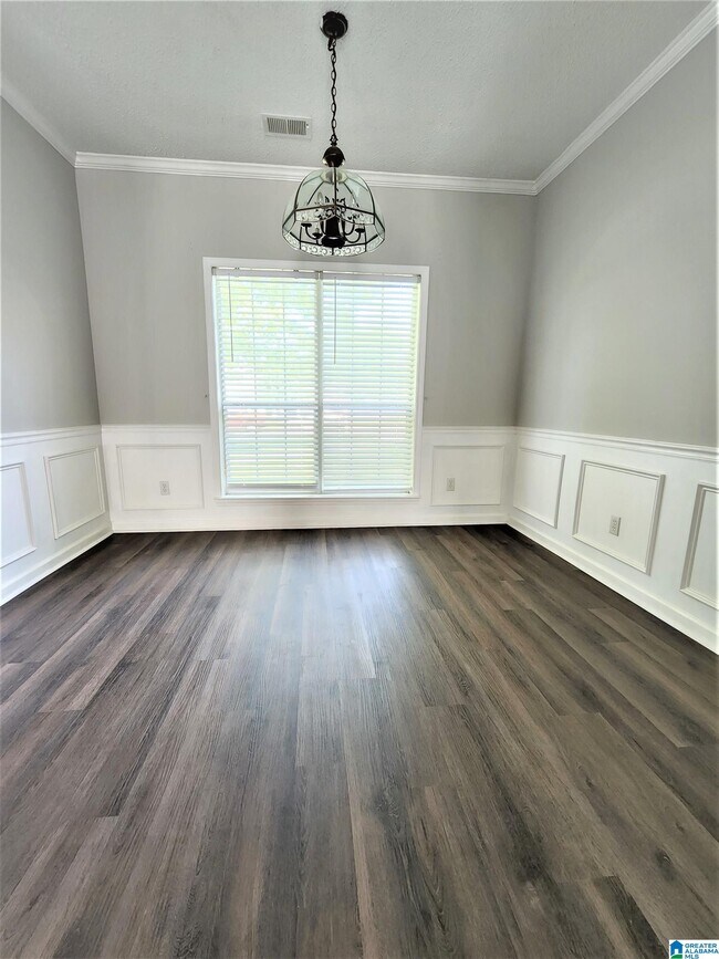 Foto del edificio - 3013 Bowron Rd