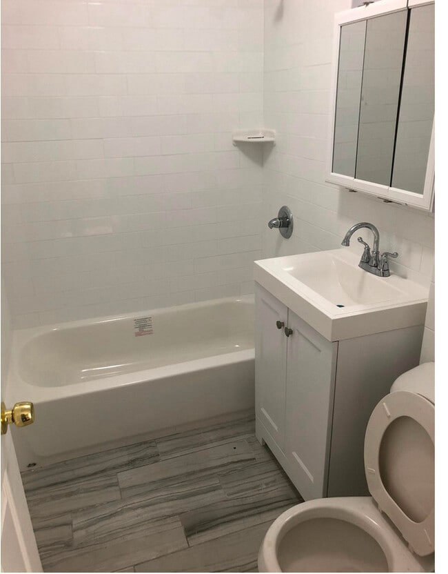 Building Photo - 146 Clendenny Ave