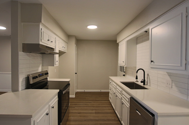 Foto del edificio - Aberdeen Duplex - 4309/4313 SERIES 308